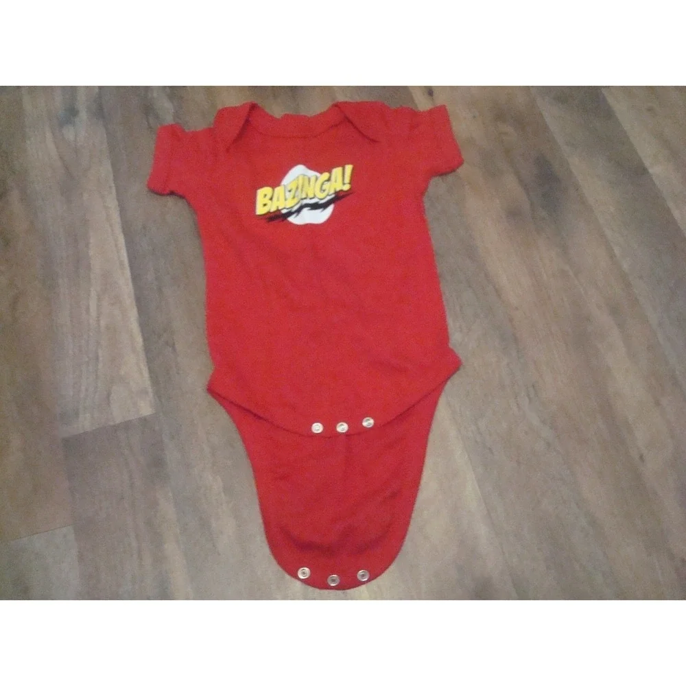 12M BIG BANG THEORY ROMPER PAJAMAS JUMPER  SHIRT VINTAGE DEADSTOCK 04‎